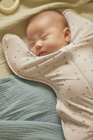 Newborn モダールスワドルスーツ