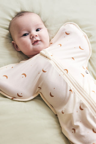【9/11(金) お昼12時新作販売予定】Newborn モダールスワドルスーツ