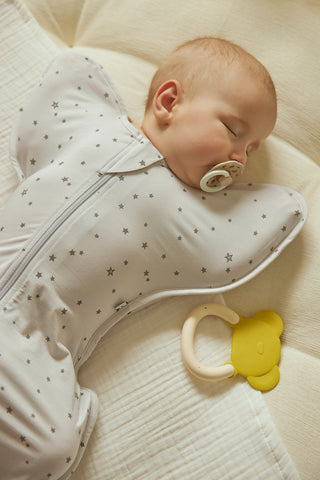 【9/11(金) お昼12時新作販売予定】Newborn モダールスワドルスーツ