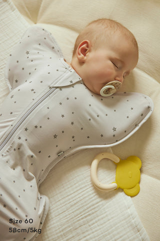 【9/11(金) お昼12時新作販売予定】Newborn モダールスワドルスーツ